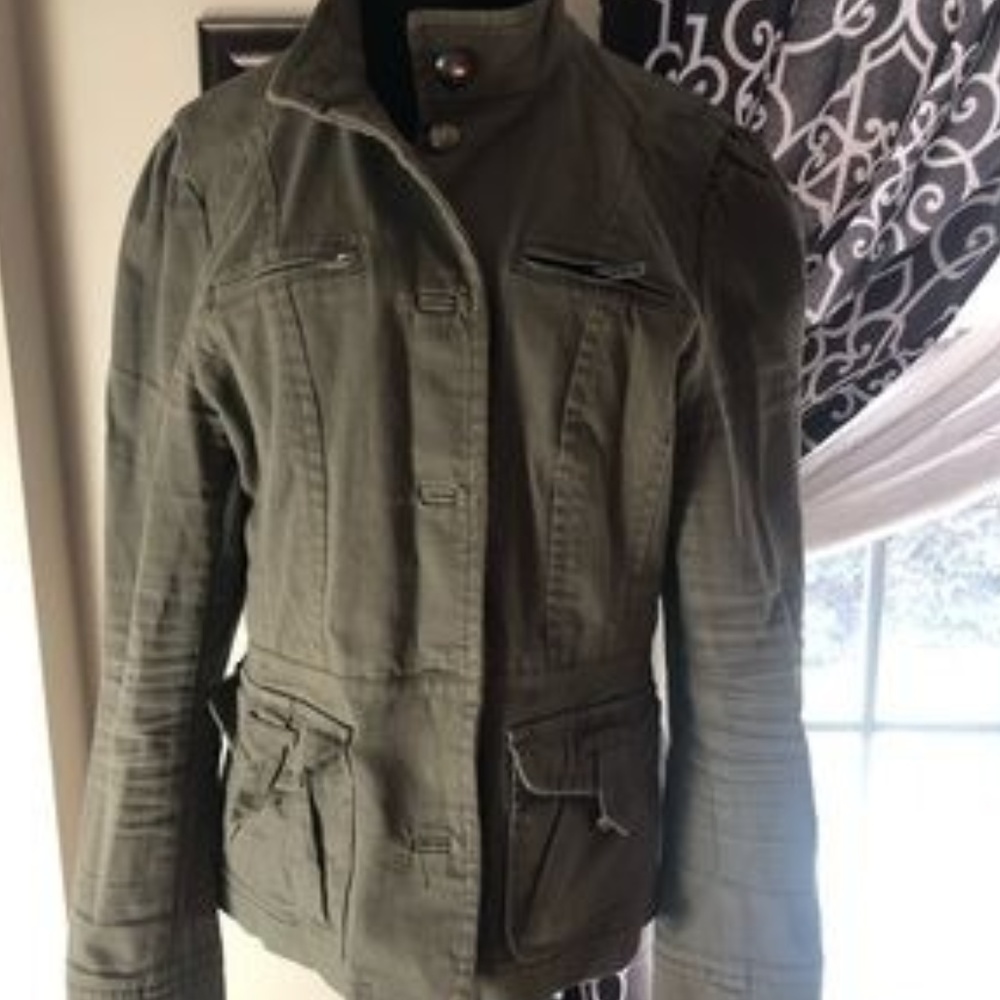 Olive green, comfortable women’s jacket